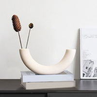 1pcs Enchanting Crescent Moon Vase Creative Design Ornaments Simple Plastic White Eco-Friendly  Vase Home Decoration New