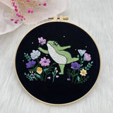 AOOKMIYA Cute Dancing Frog Flower Embroidery Kit Cross Stitch Kit with Instructions Needles Thread Kit for Craft Gift Home Decor