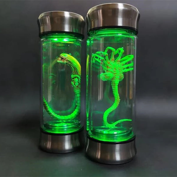 AOOKMIYA Alien Glow Jar Xenomorph Specimen Facehugger Embryo Glass Jar Movie Prop Replica Home Decor Desktop Crafts Sculpture Decoration