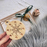 AOOKMIYA New Wooden Palette Round Snowflake Shape Watercolor Paint Tray Portable Pendant Palette Art Student Painting Supplies