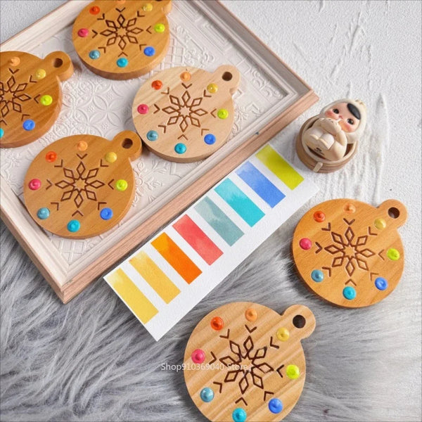 AOOKMIYA New Wooden Palette Round Snowflake Shape Watercolor Paint Tray Portable Pendant Palette Art Student Painting Supplies