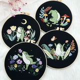 AOOKMIYA Cute Dancing Frog Flower Embroidery Kit Cross Stitch Kit with Instructions Needles Thread Kit for Craft Gift Home Decor