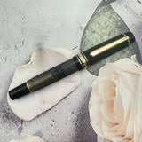 WingSung 630 Hammer Pattern Fountain Pen Iraurita 0.5mm NO.8 Nib Piston Resin Gold Clip Pen Stationery Business Writing Gifts