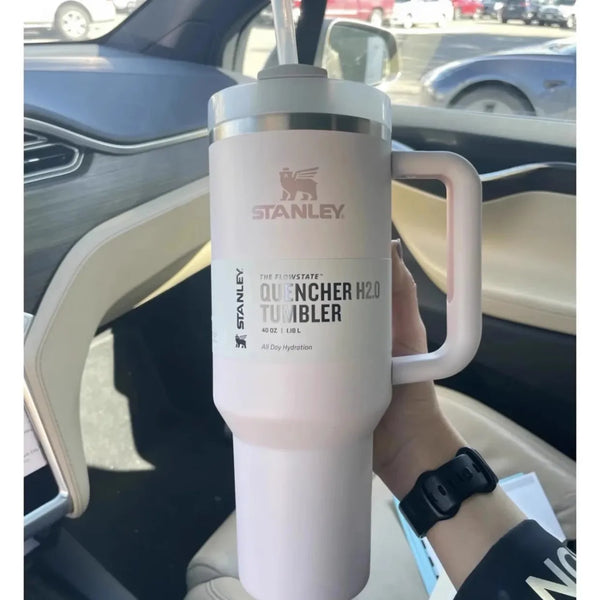 https://www.aookmiya.com/cdn/shop/files/Stanley-Quencher-2-0-Stainless-Steel-Vacuum-Insulated-Tumbler-with-Lid-and-Straw-40oz-Thermal-Travel_grande.webp?v=1701178349