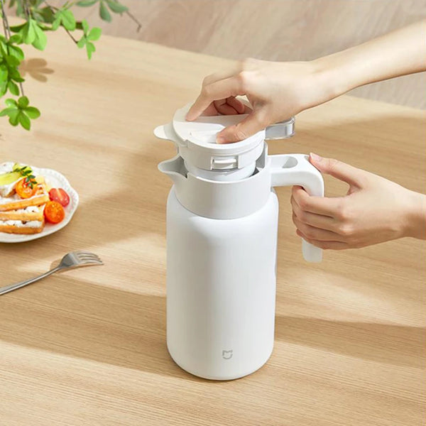 https://www.aookmiya.com/cdn/shop/files/XIAOMI-MIJIA-Thermos-Pot-For-Home-1-8L-High-Capacity-Water-Bottle-316-Stainless-Steel-Vacuum_49a91563-00c6-4685-a40a-c51437e9ad61_grande.webp?v=1702574673